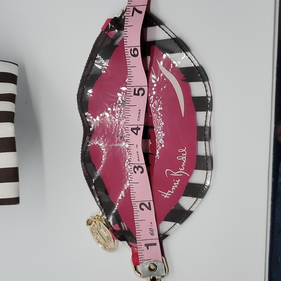 Henri Bendel Centennial Zipper ๐ Lip keychain Coin Purse - Picture 9 of 11
